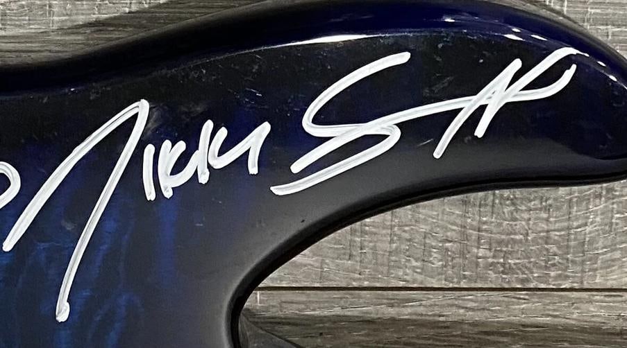 MOTLEY CRUE: Tommy Lee, Mick Mars, Vince Neil and Nikki Sixx Signed Bass Guitar (PSA) - 6