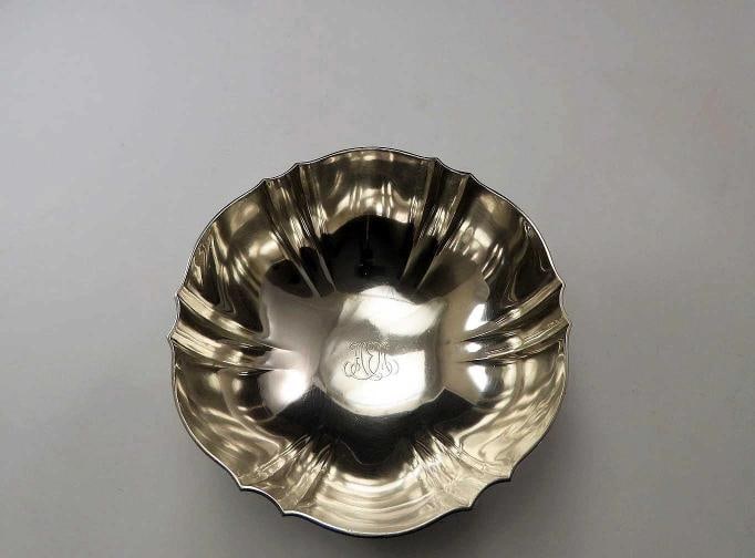 1907-1947 Elegant Tiffany & Co Sterling Silver Punch / Fruit Bowl - 2