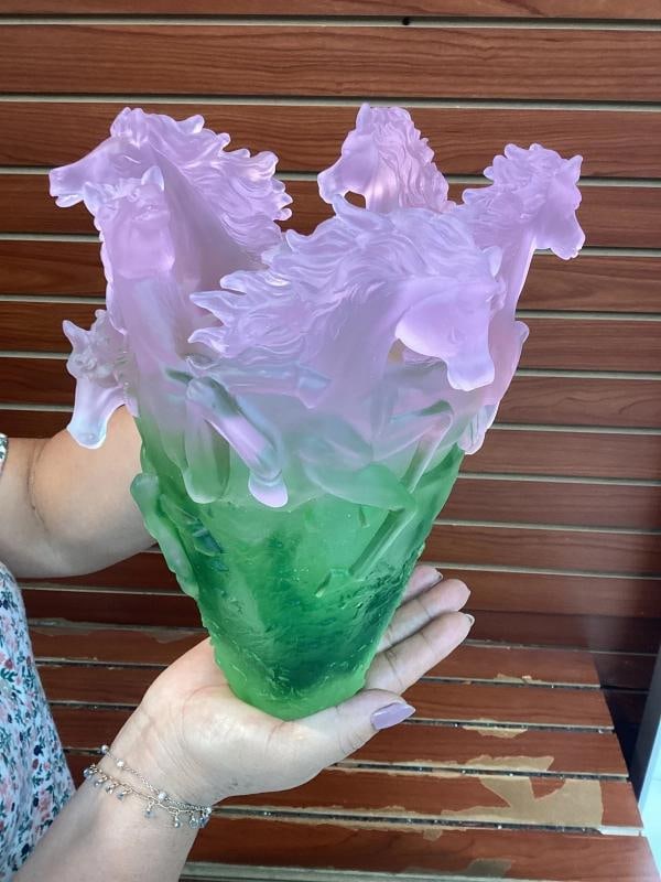 Nancy Daum style horse vase pink green Ombere H9 watch video heavy Art glass - 6