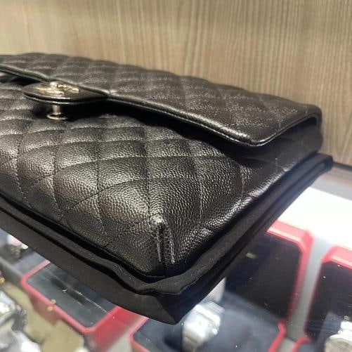 Chanel Caviar Quilted Flap Clutch in Black - 10