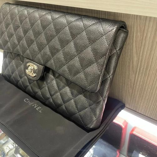 Chanel Caviar Quilted Flap Clutch in Black - 4