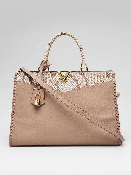 Louis Vuitton Beige Leather and Python Very Zipped Bag: Condition: Pre-owned - Good,Brand: Louis Vuitton,Exterior Material: Leather,Python,Style: Everyday Bags,Exterior Color: Beige,White,Department: Women,Country of Origin: Italy Description The Louis Vui