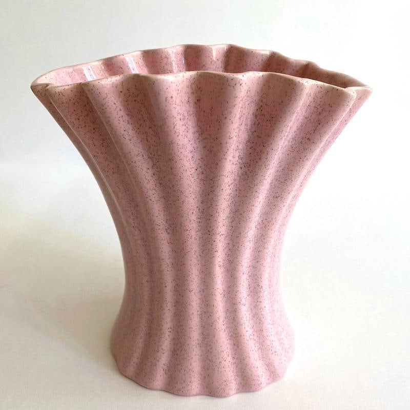 1950'S MID CENTURY MODERN BAUER ART POTTERY PINK SPECKLE FLUTED LRG FLOWER VASE - 3