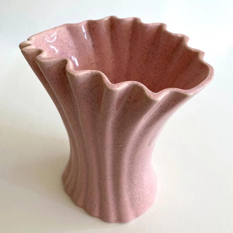 1950'S MID CENTURY MODERN BAUER ART POTTERY PINK SPECKLE FLUTED LRG FLOWER VASE - 7