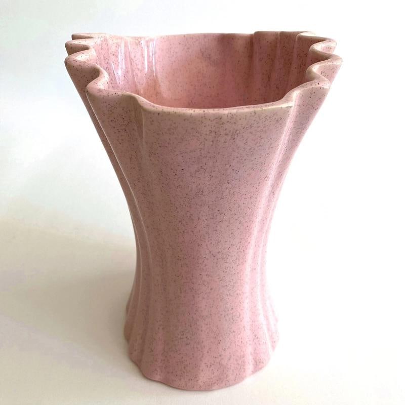 1950'S MID CENTURY MODERN BAUER ART POTTERY PINK SPECKLE FLUTED LRG FLOWER VASE - 9