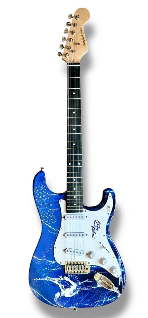 Angus Young Signed Guitar Custom Graphics Beckett COA AC/DC Thunderstruck TNT - 2