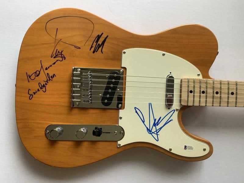 SOUNDGARDEN: Chris Cornell, Matt Cameron, Hiro Yamamoto, & Kim Thayil Signed Guitar (Beckett LOA): Industry: Music,Signed: Yes,Autograph Authentication: Beckett,Object Type: Guitar & Guitar Pick,Original/Reproduction: Original,Country of Origin: United States