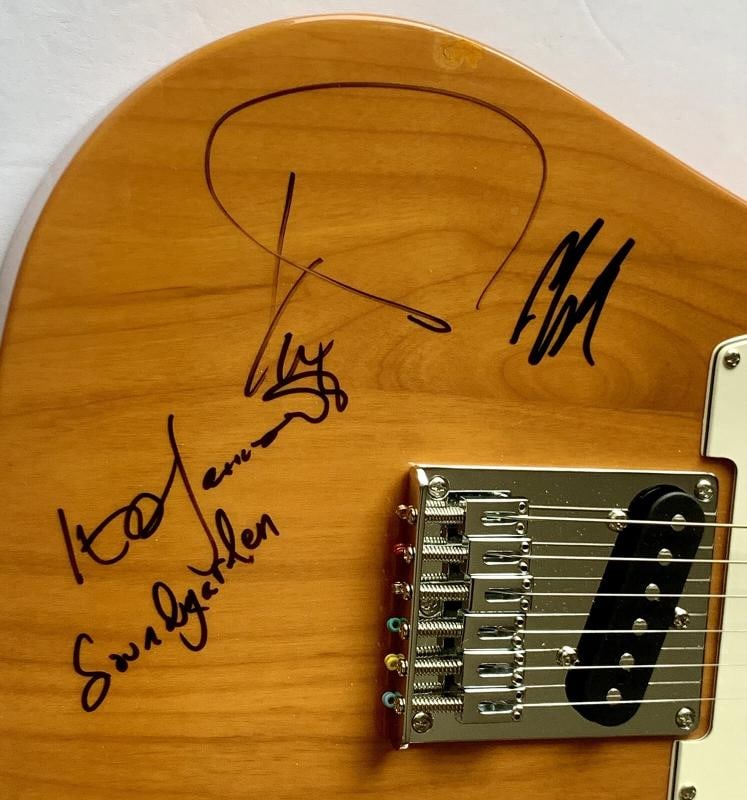SOUNDGARDEN: Chris Cornell, Matt Cameron, Hiro Yamamoto, & Kim Thayil Signed Guitar (Beckett LOA) - 3