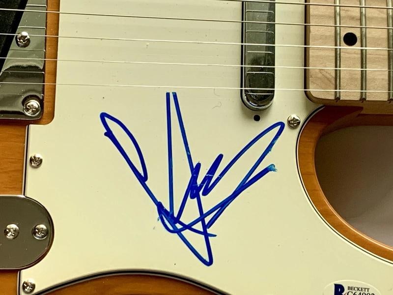 SOUNDGARDEN: Chris Cornell, Matt Cameron, Hiro Yamamoto, & Kim Thayil Signed Guitar (Beckett LOA) - 7
