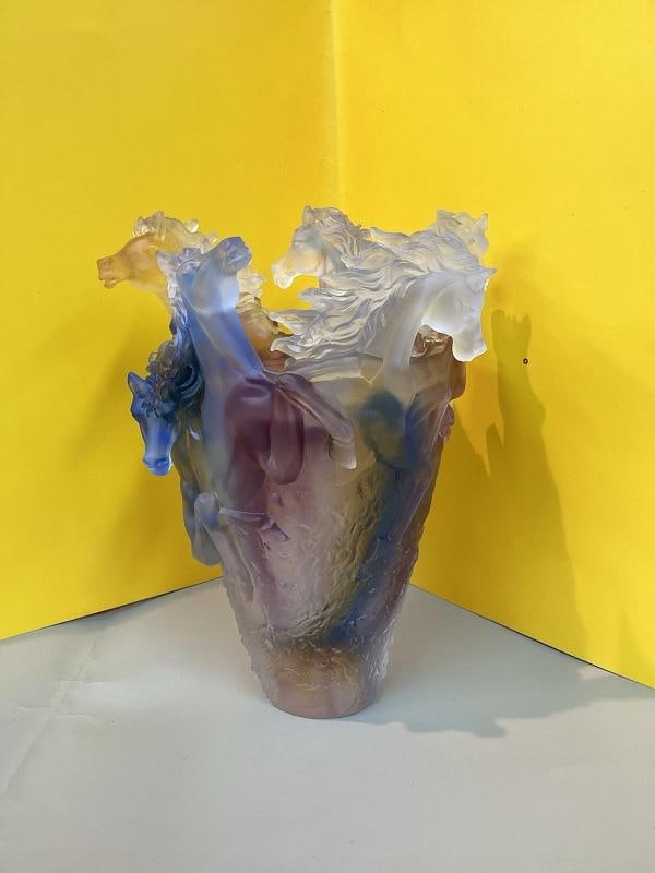 Nancy Daum Style Crystal Horse Vase Multi Color Unique Color H9Ã¢â‚¬Â - 10