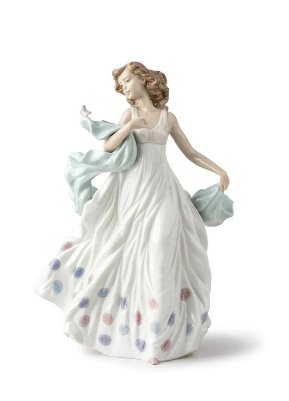 LladrÃƒÂ² Lady Figurine Sculpture Limited Edition Ref. 01006193: LladrÃƒÂ² Lady Figurine Sculpture Limited Edition Ref. 01006193 Material: Porcelain LladrÃƒÂ² Lion - Dimensions: Height: 32 cm x Width x 17 - Lenght x 21
