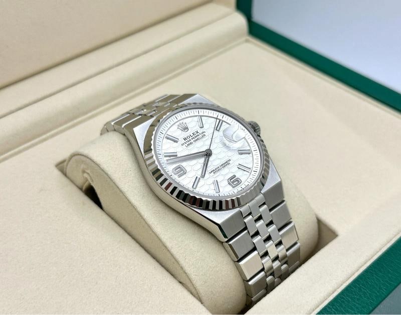 2026 NEW Rolex Land Dweller 40 127334 Honeycomb Dial 18K Gold Steel Box Paper - 12