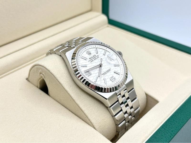 2026 NEW Rolex Land Dweller 40 127334 Honeycomb Dial 18K Gold Steel Box Paper - 7