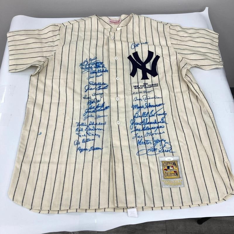 1961 New York Yankees World Series Champs Team Signed Jersey 27 Sigs JSA COA: Sport: Baseball,Signed: Yes,Original/Reprint: Original,Autograph Authentication: James Spence Authentication (JSA),Product: Jersey,Team: New York Yankees,Country of Origin: United States