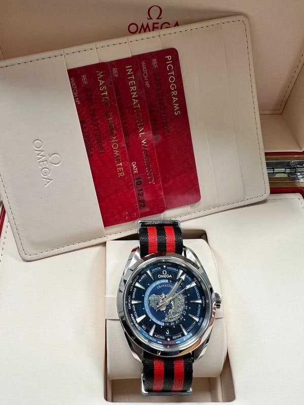 Omega Seamaster Aqua Terra 220.12.43.22.03.001 Stainless Steel Box Paper 2022: Condition: Pre-owned - Good,Country of Origin: Switzerland,Bezel Color: Silver,Year Manufactured: 2020-Now,Band/Strap: NATO Strap,Case Color: Silver,Department: Men,Caseback: Exhibition,Watch Shape: R