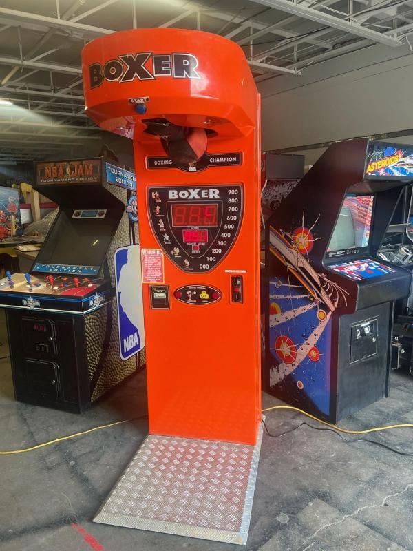 BOXER ARCADE BOXING MACHINE (Excellent Condition) *RARE* - 2