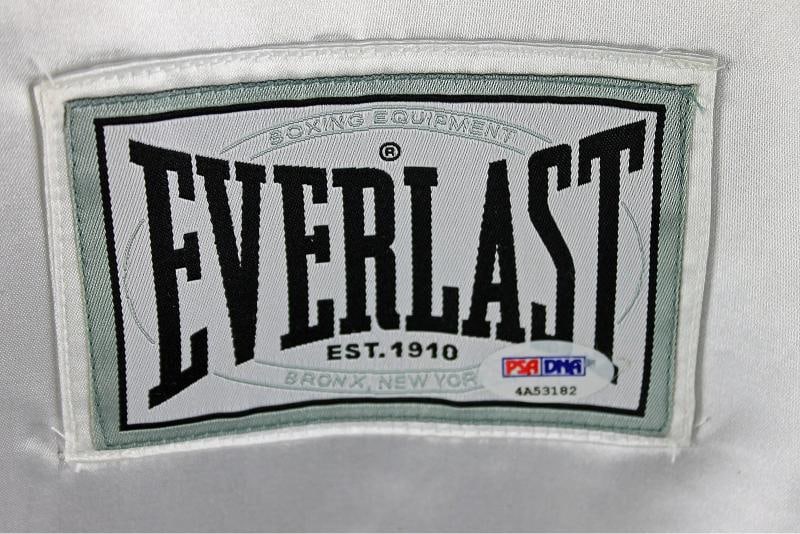 Muhammad Ali Authentic Signed Everlast Boxing Robe PSA/DNA ITP #4A53182 - 9
