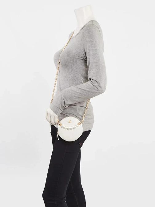 Chanel White Quilted Lambskin Leather Pearl Round Clutch with Chain Bag - 2