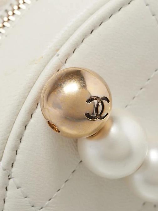 Chanel White Quilted Lambskin Leather Pearl Round Clutch with Chain Bag - 6