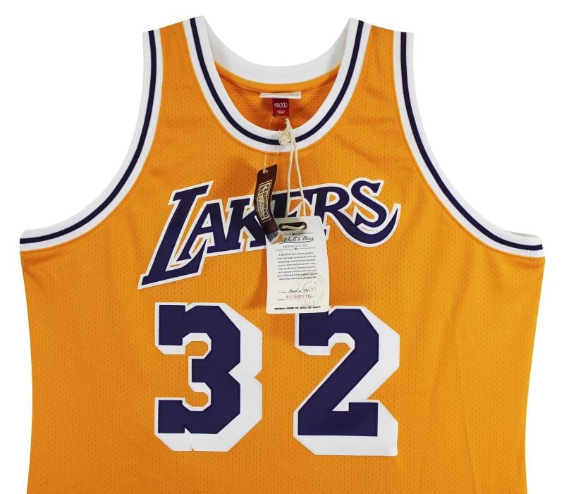 Showtime Lakers (6) Johnson, Worthy +4 Signed Yellow M&N Authentic Jersey BAS W - 5
