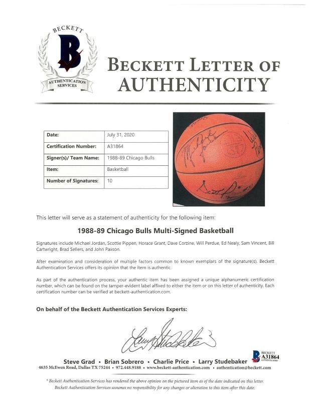 Michael Jordan 1988-89 Chicago Bulls Team Signed Auto Basketball Beckett COA - 3