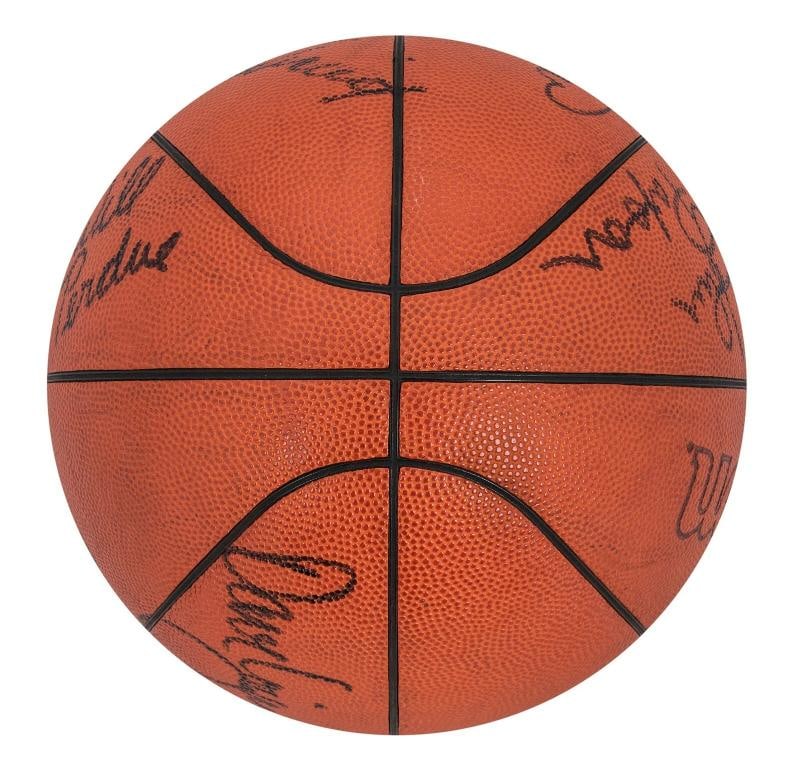 Michael Jordan 1988-89 Chicago Bulls Team Signed Auto Basketball Beckett COA - 9