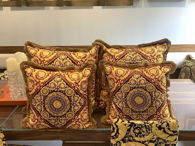 ATELIER VERSACE CUSTOM MADE SET OF 4 PILLOWS 2-SZ18Ã¢â‚¬Â18 - 13
