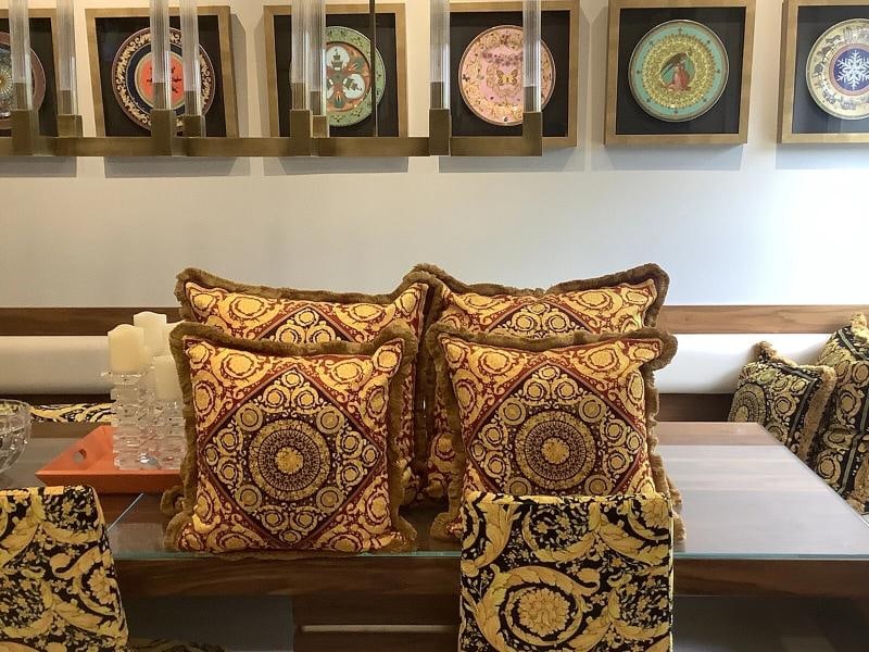 ATELIER VERSACE CUSTOM MADE SET OF 4 PILLOWS 2-SZ18Ã¢â‚¬Â18 - 8