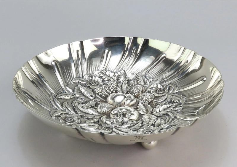 Lovely Kirk Sterling Silver Hand Chased Fruit Flowers Repousse 9.5" Bowl 233 - 7