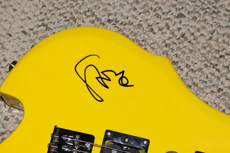 STONE GOSSARD PEARL JAM SIGNED YELLOW F/S FULL SIZE ELECTRIC GUITAR BECKETT COA - 5