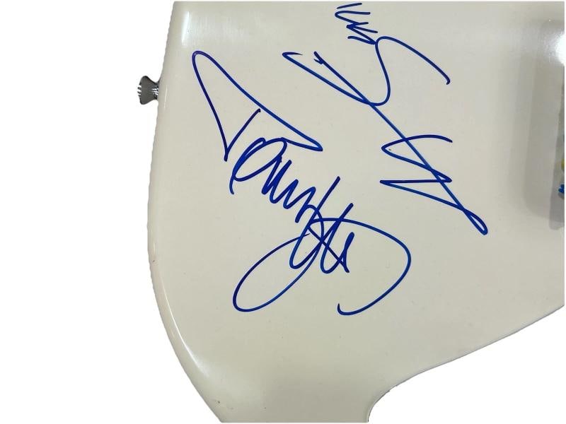 Motley Crue: Tommy Lee, Nikki Sixx, Vince Neil, and Mick Mars Signed Guitar (JSA) - 3