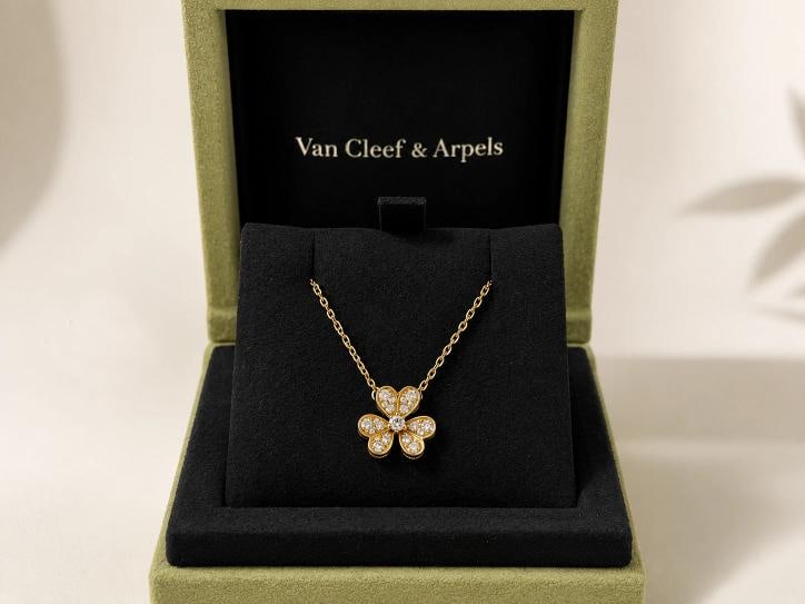 Van Cleef & Arpels Frivole Mini Diamond Pendant Necklace 18K Gold Box Paper - 3
