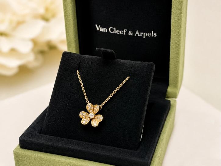 Van Cleef & Arpels Frivole Mini Diamond Pendant Necklace 18K Gold Box Paper - 5