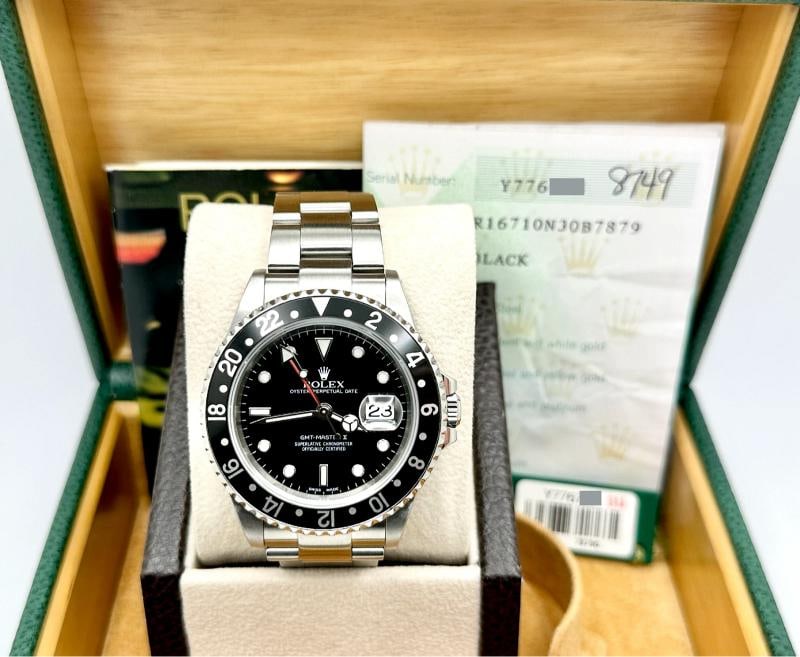 Rolex GMT-Master II 16710 Black Stainless Steel Box Paper 40mm 2003: Condition: Pre-owned - Good,Country of Origin: Switzerland,Bezel Color: Black,Year Manufactured: 2000-2009,Band/Strap: Rolex Oyster,Case Color: Silver,Department: Men,Watch Shape: Round,Style: Casual,