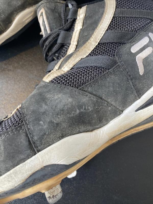 Derek Jeter Signed 1996 Rookie Season Game Used Baseball Cleats MEARS COA RARE - 5