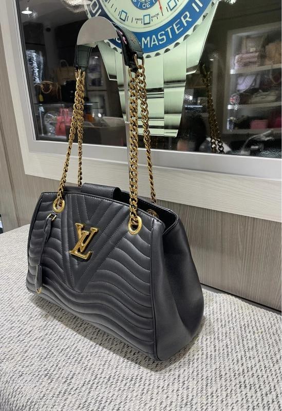 Louis Vuitton New Wave Chain Tote in Black Calfskin Leather - 3