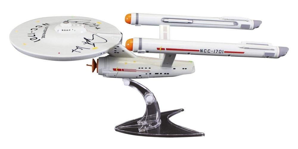 William Shatner Star Trek "Captain Kirk" Signed USS Enterprise NCC-1701 BAS Wit - 6
