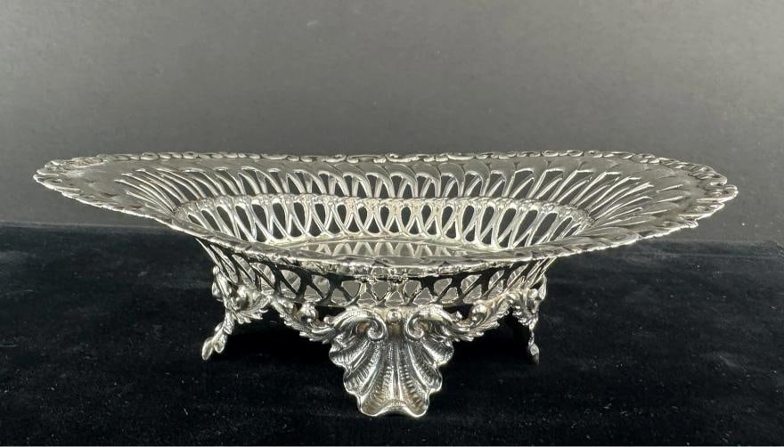 Excellent Whiting Sterling Silver Louis XV Pierced Openwork Oval Shell Foot Bowl (1 of 7)
