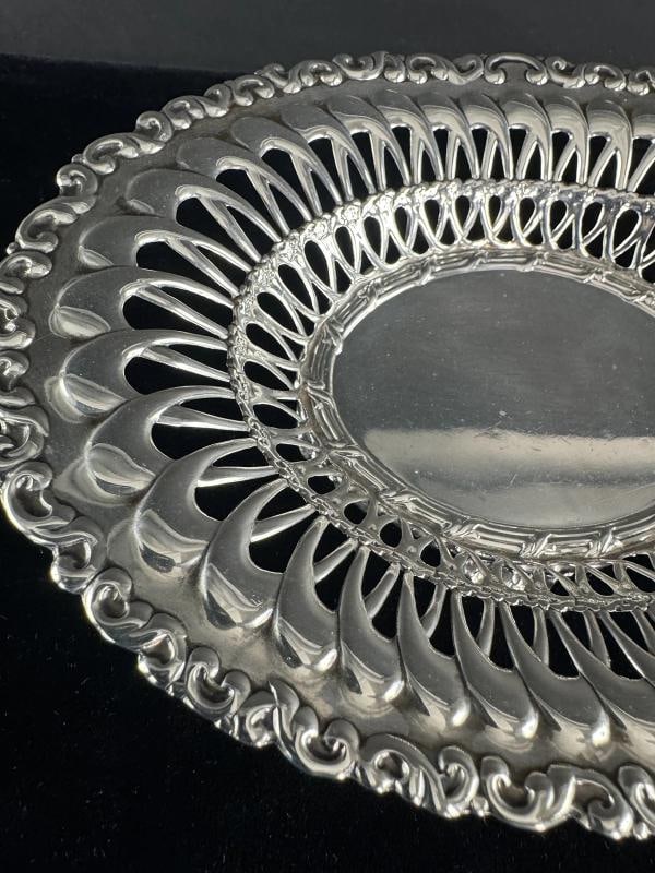 Excellent Whiting Sterling Silver Louis XV Pierced Openwork Oval Shell Foot Bowl - 5