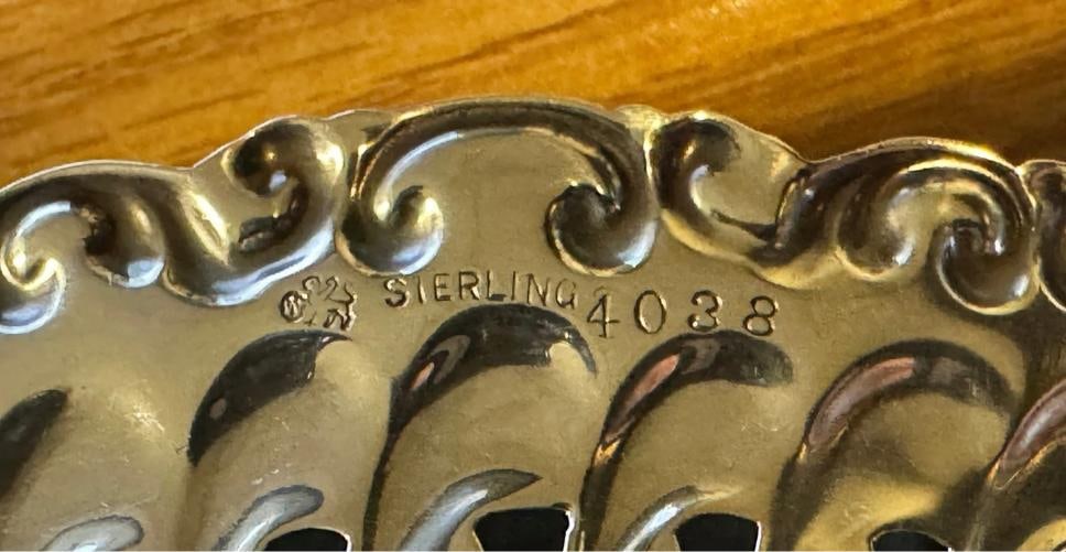 Excellent Whiting Sterling Silver Louis XV Pierced Openwork Oval Shell Foot Bowl - 7