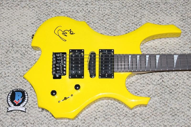 STONE GOSSARD PEARL JAM SIGNED YELLOW F/S FULL SIZE ELECTRIC GUITAR BECKETT COA - 6