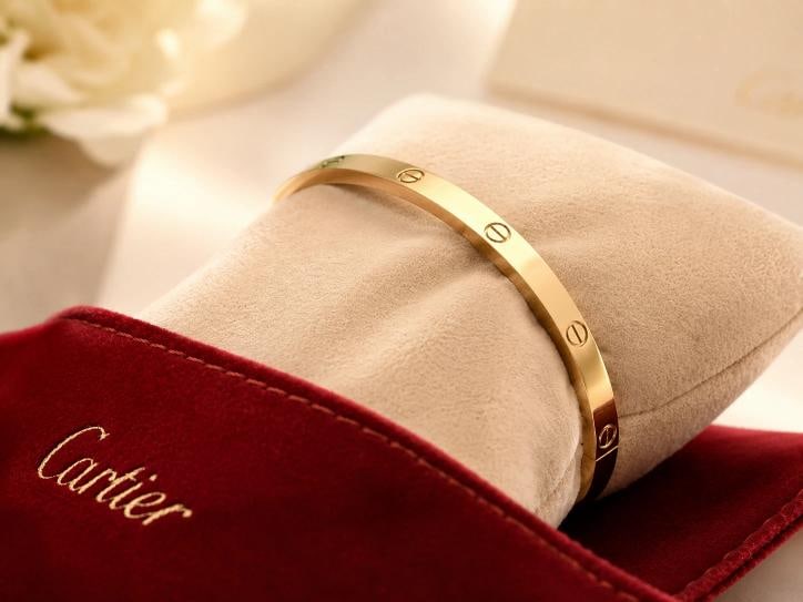 New Cartier LOVE Bracelet Small Model Size 16 18k Yellow Gold Box COA Receipt - 4
