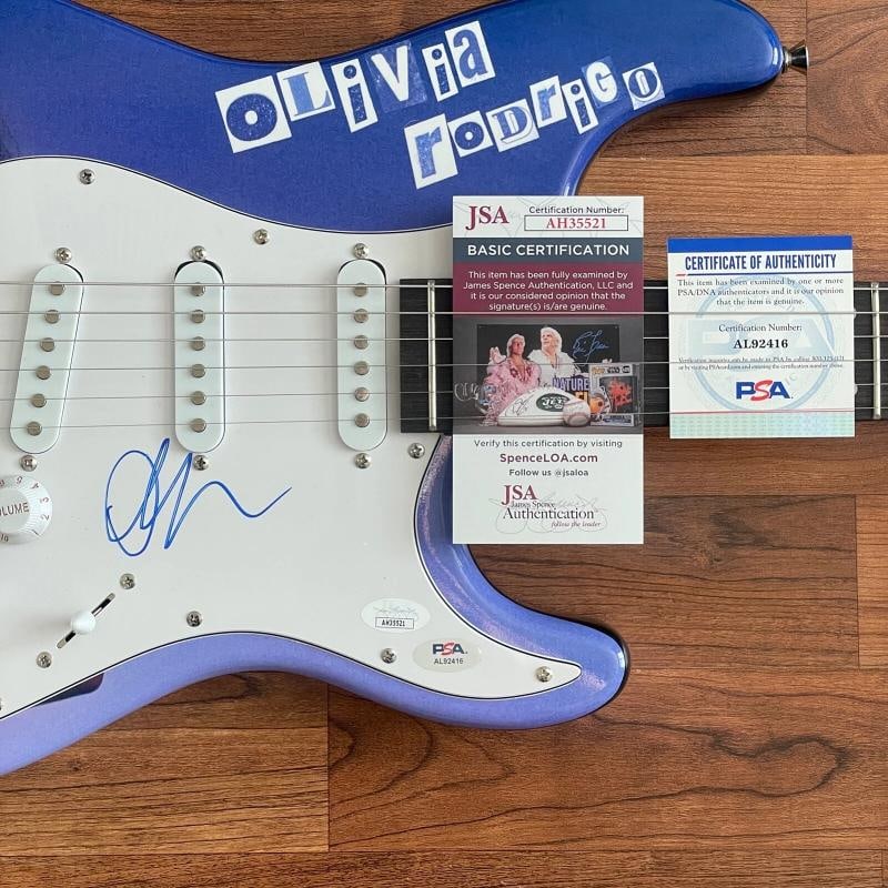 OLIVIA RODRIGO Signed Guitar Custom Graphics 1/1 JSA COA DRIVERS LICENSE SOUR - 2