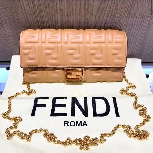 Fendi Continential Wallet on Chain tan leather: Condition: Pre-owned - Good,Brand: Fendi,Department: Women,Exterior Color: Tan,Model: Fendi Continential,Style: Wallet on Chain,Exterior Material: Leather,Country of Origin: Italy The Fendi Continenta