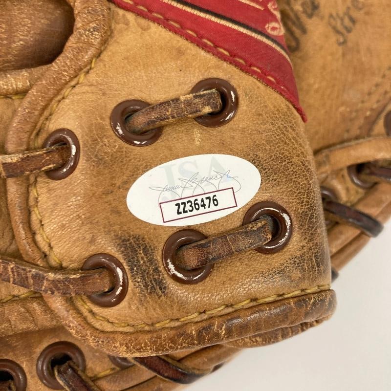 Johnny Bench Signed 1968 Rookie Game Issued Catcher's Mitt Gove JSA COA - 10