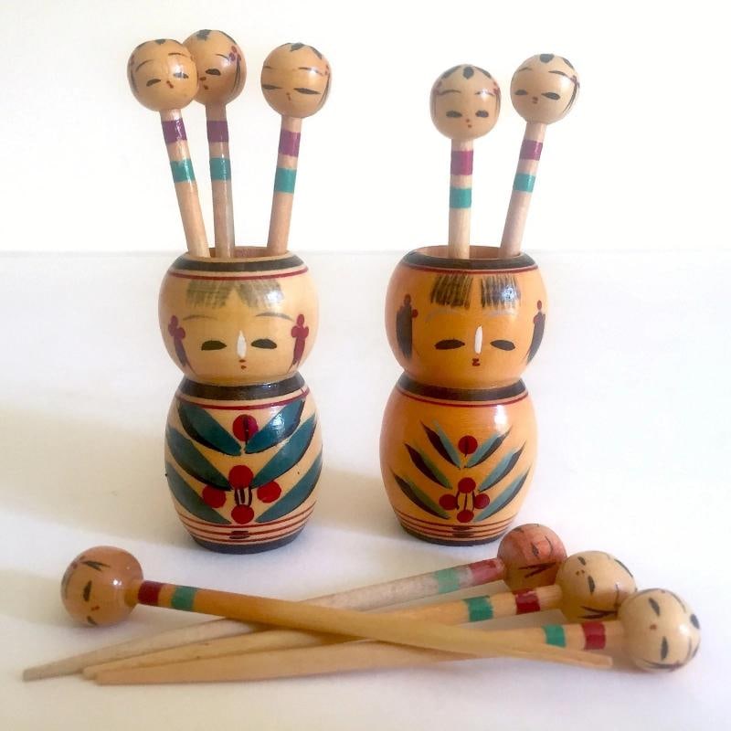 VTG MID CENTURY JAPAN KOKESHI HANDPAINTED WOOD HORS D'OEUVRE PICKS HOLDERS 11PC: Condition: Used,Country of Origin: Japan,Modified Item: No,Material: Wood,Brand: Unbranded,Style: Mid-Century Modern,Type: Fork THIS ELEVEN PIECE SET OF VINTAGE MID CENTURY RARE JAPAN KOKESHI HAND