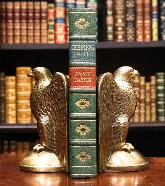 Jimmy Carter / Keeping Faith Memoirs of a President Signed 1st Edition 1982: Author: Jimmy Carter,Country of Origin: United States of America,Publisher: Collins,Year Printed: 1982,Special Attributes: 1st Edition, Signed,Original/Facsimile: Original Keeping Faith Memoirs of a