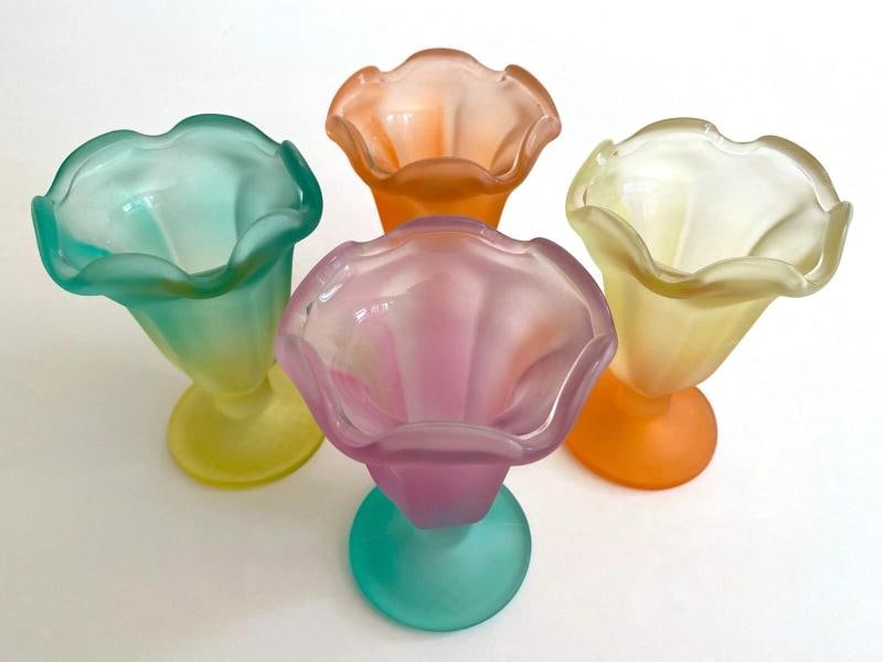 MID CENTURY MODERN FROSTED GLASS PASTEL PARFAIT TULIP DESSERT CUPS - SET OF 4 - 6