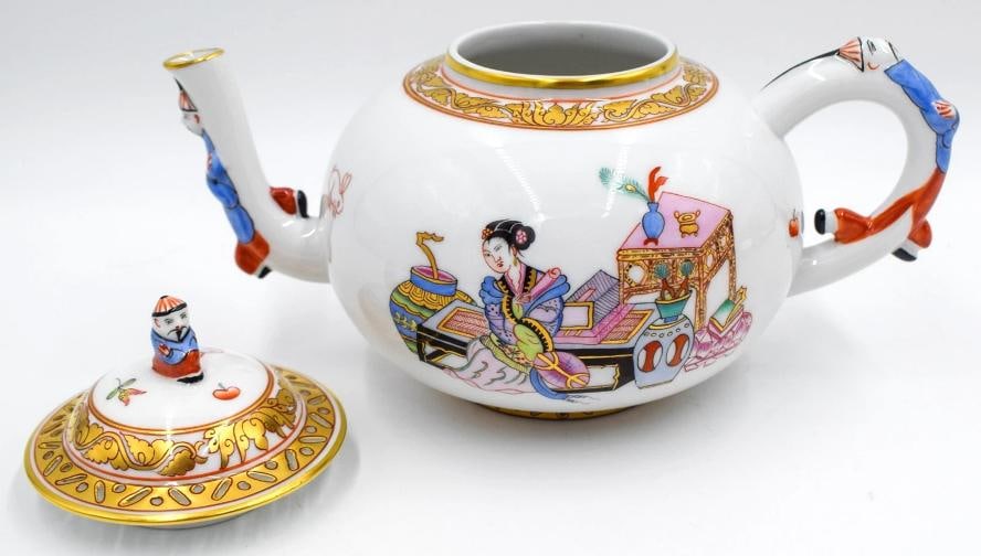 Herend Hand Painted "Ming Dynasty" Teapot - 6