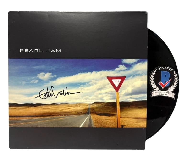 Eddie Vedder Signed Autograph Pearl Jam Yield LP Vinyl BAS Beckett: Industry: Music,Signed: Yes,Autograph Authentication: Beckett,Object Type: Record,Original/Reproduction: Original,Country of Origin: United States